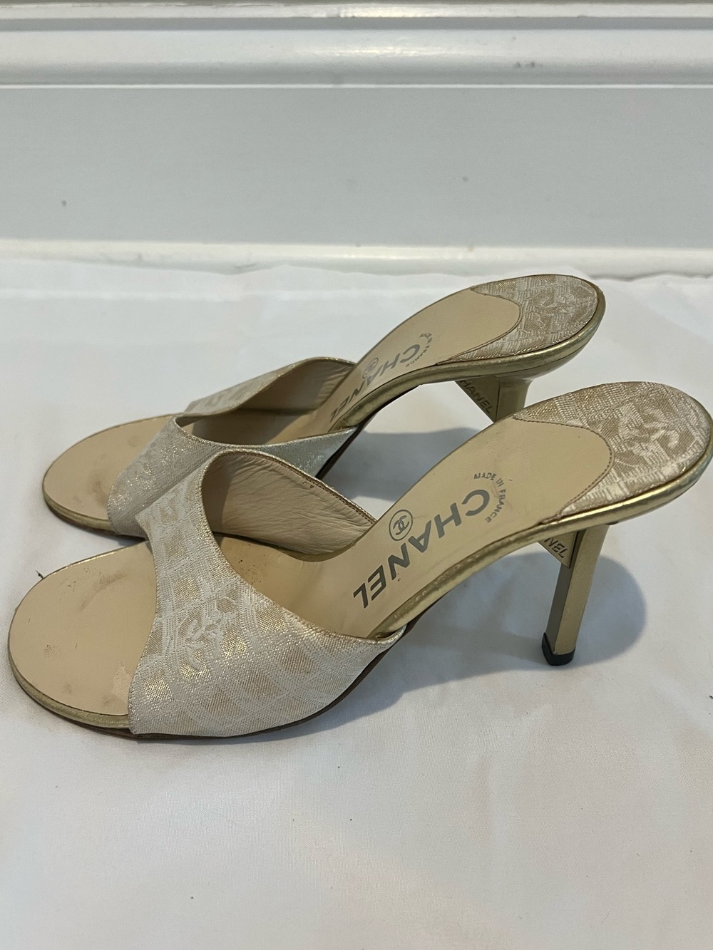 CHANEL Gold Brocade Open-Toe Slide Heels - Picture 2 of 7